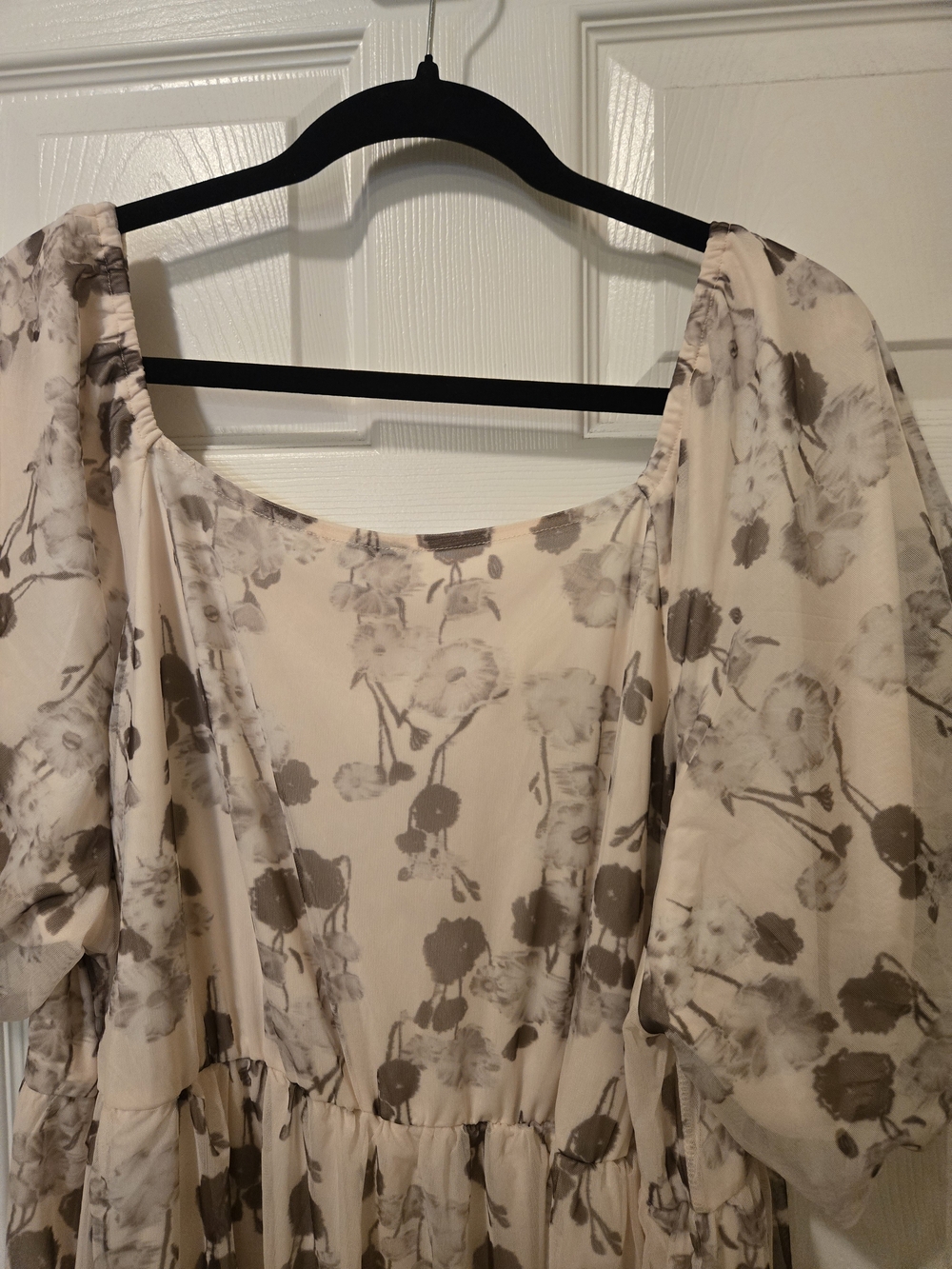 Polagram Beige Floral Puff-Sleeve Maxi Dress - Picture 15 of 15